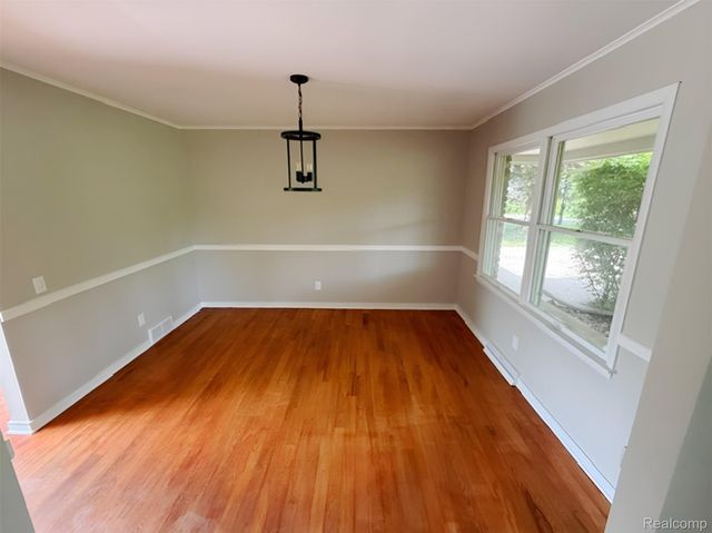 140 DARWIN Road, Putnam Township, MI 48169
