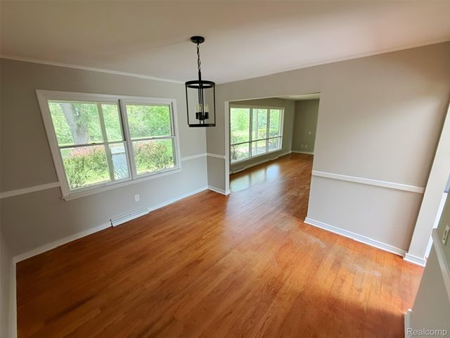 140 DARWIN Road, Putnam Township, MI 48169