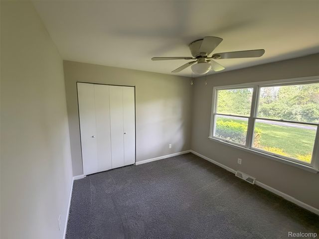140 DARWIN Road, Putnam Township, MI 48169