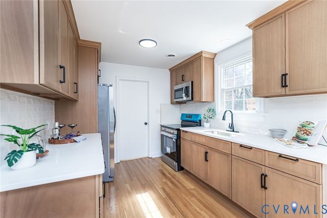 6013 Stanbrook Dr, North Chesterfield, VA 23234