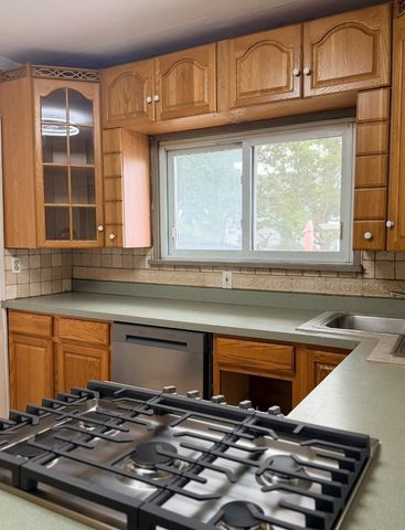 618 E 12th Street, Lockport, IL 60441