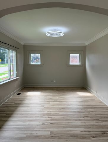 618 E 12th Street, Lockport, IL 60441