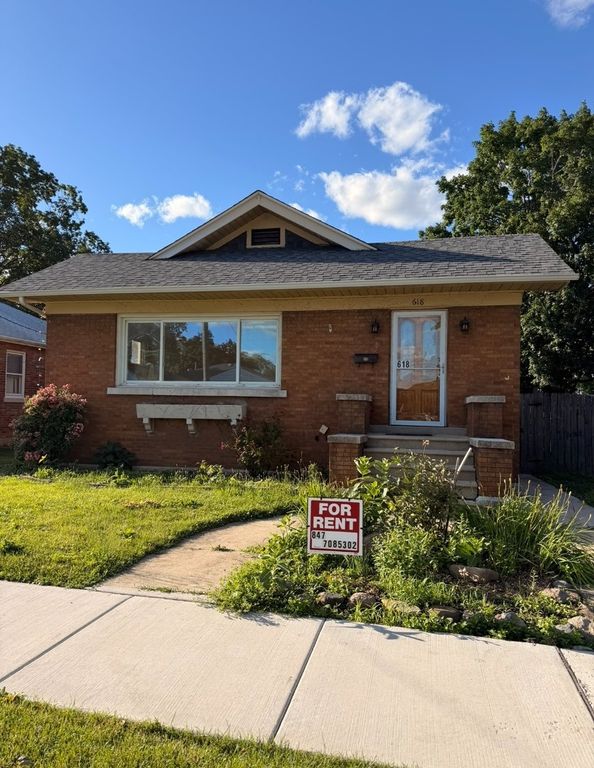 618 E 12th Street, Lockport, IL 60441