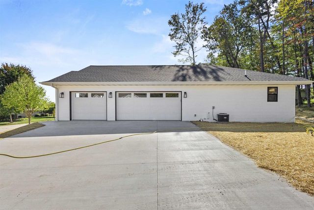 W173 MEADOW RIDGE TRAIL, Kaukauna, WI 54130