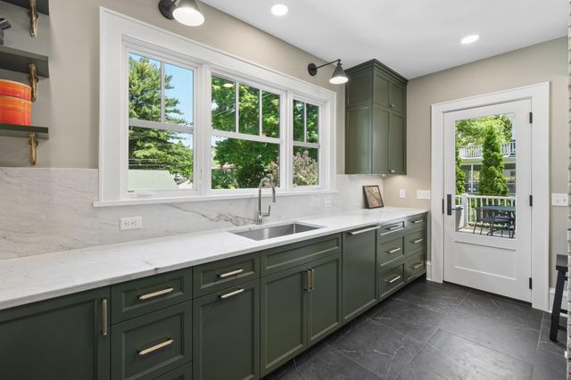 1907 Goodrich Avenue, Saint Paul, MN 55105