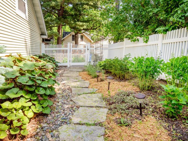 1907 Goodrich Avenue, Saint Paul, MN 55105