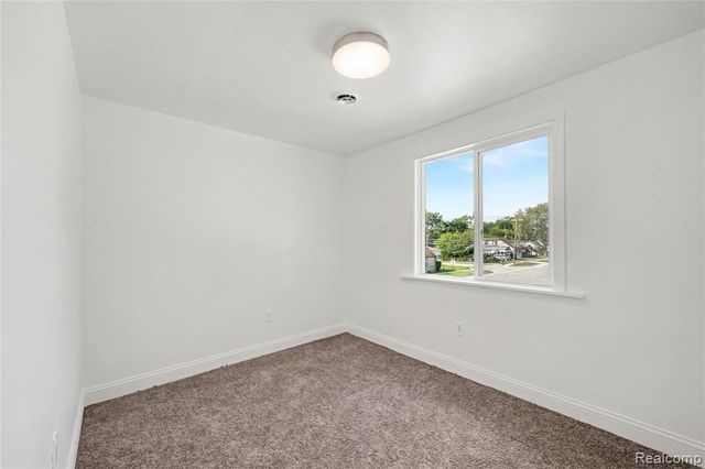 8603 Essex Avenue, Warren, MI 48089