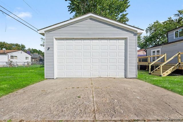 8603 Essex Avenue, Warren, MI 48089