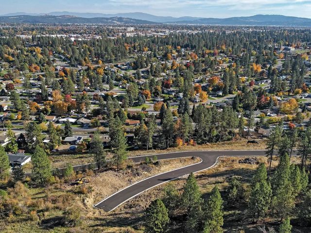 8064 N Jefferson Dr, Spokane, WA 99208 property photo