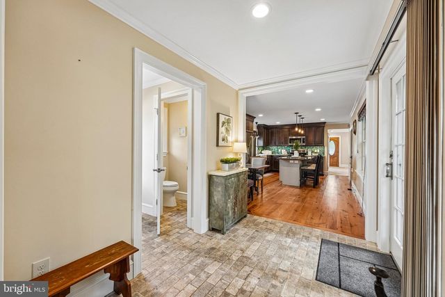 4 CRUMLEY AVE, Malvern, PA 19355