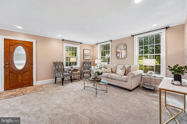 4 CRUMLEY AVE, Malvern, PA 19355