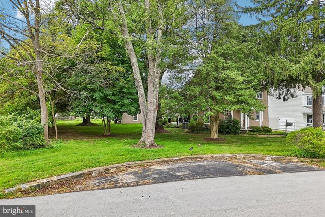 4 CRUMLEY AVE, Malvern, PA 19355