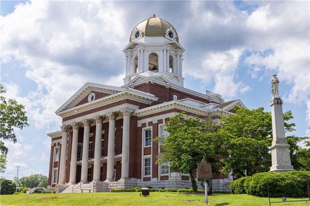 326 Cavalier SE Lane, Acworth, GA 30102