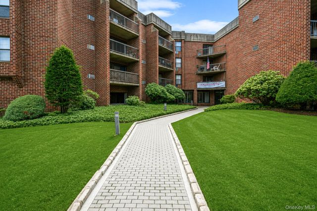 380 Fulton Street G2, Farmingdale, NY 11735