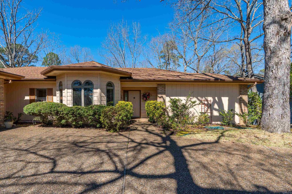 36 Encantado Way, Hot Springs Village, AR 71909