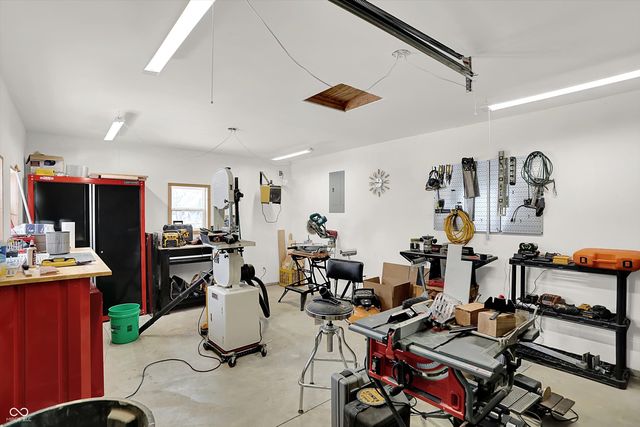 5827 Susan Drive E, Indianapolis, IN 46250