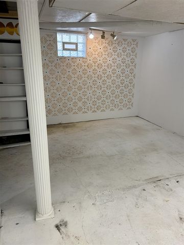 19 Central St Street, Battle Creek, MI 49017