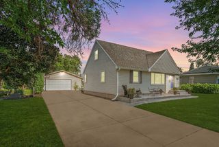 16 4th Avenue SE, Osseo, MN 55369