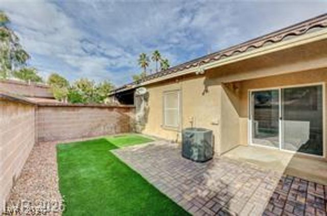 393 Blanca Springs Drive, Henderson, NV 89014
