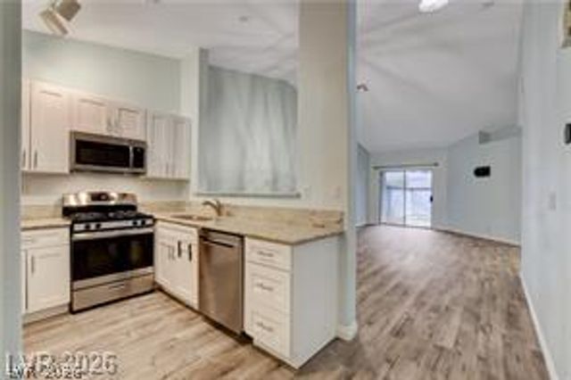 393 Blanca Springs Drive, Henderson, NV 89014