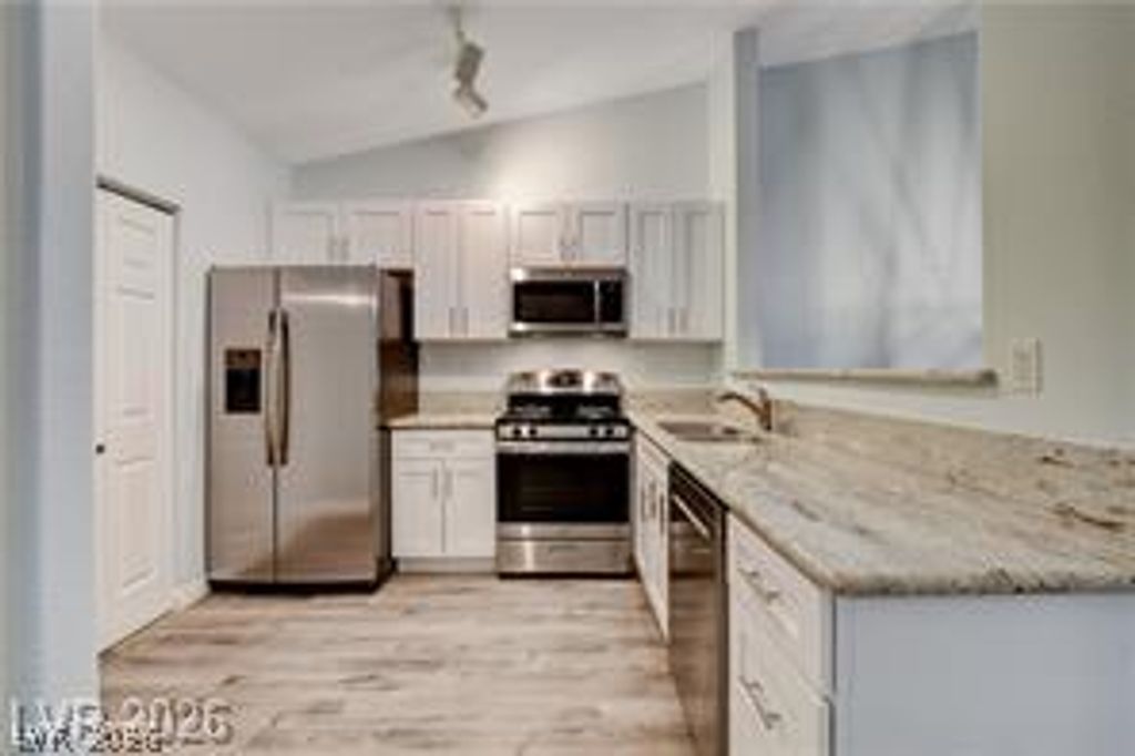 393 Blanca Springs Drive, Henderson, NV 89014 — photo 2