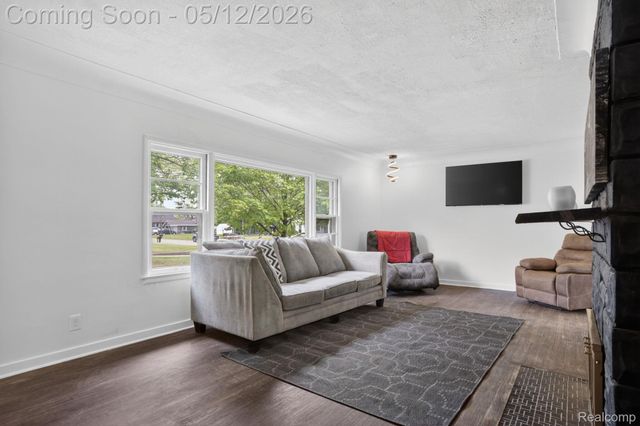 1209 Beatrice Street, Flushing, MI 48433