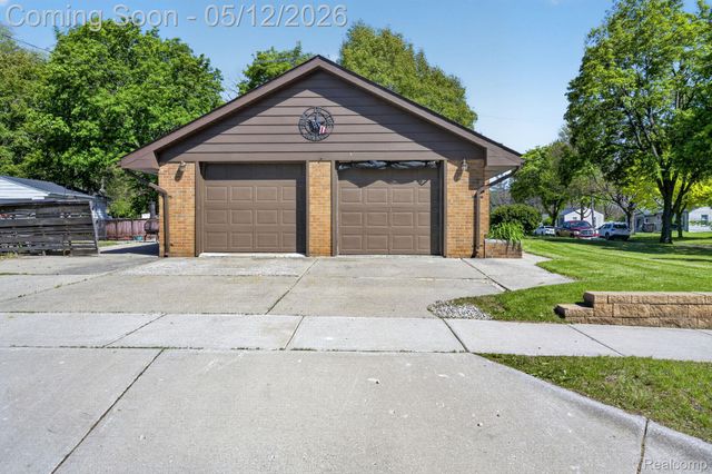 1209 Beatrice Street, Flushing, MI 48433