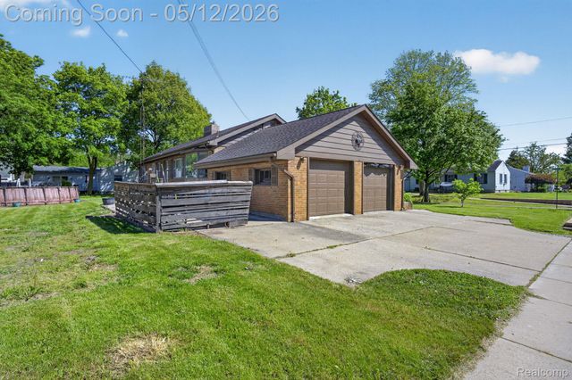1209 Beatrice Street, Flushing, MI 48433