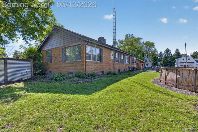1209 Beatrice Street, Flushing, MI 48433
