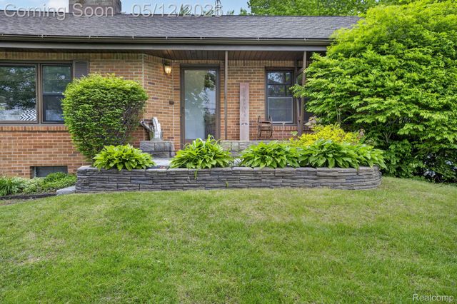 1209 Beatrice Street, Flushing, MI 48433