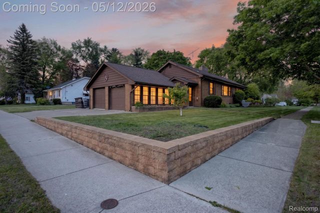1209 Beatrice Street, Flushing, MI 48433