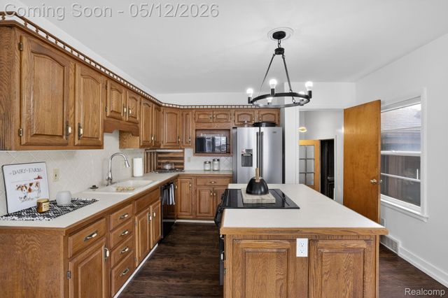 1209 Beatrice Street, Flushing, MI 48433