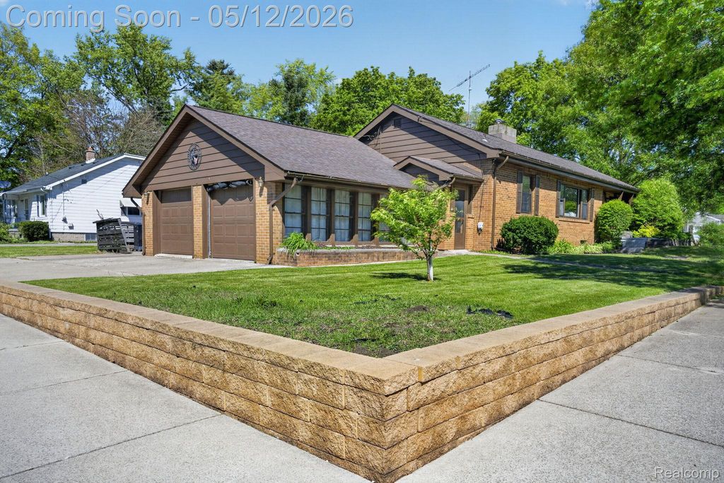 1209 Beatrice Street, Flushing, MI 48433