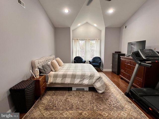 1211 WEBSTER ST, Philadelphia, PA 19147