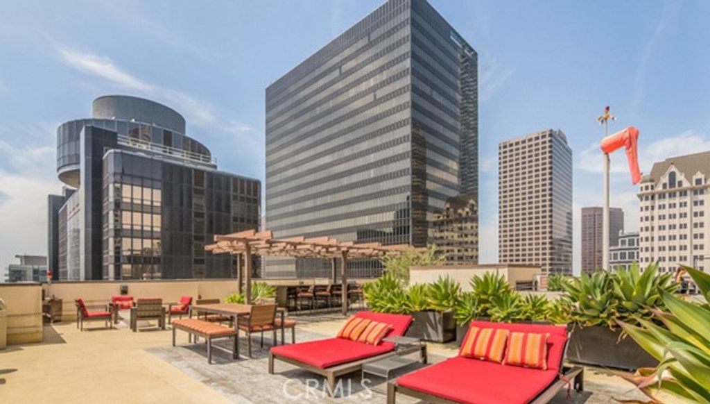 Image 14 of property listing at 655 Hope S 1605, Los Angeles, CA 90017