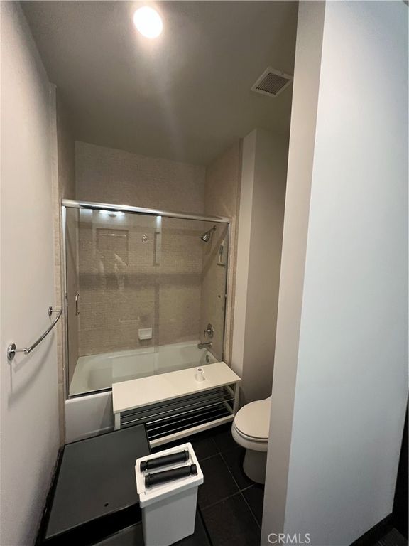 Image 5 of property listing at 655 Hope S 1605, Los Angeles, CA 90017