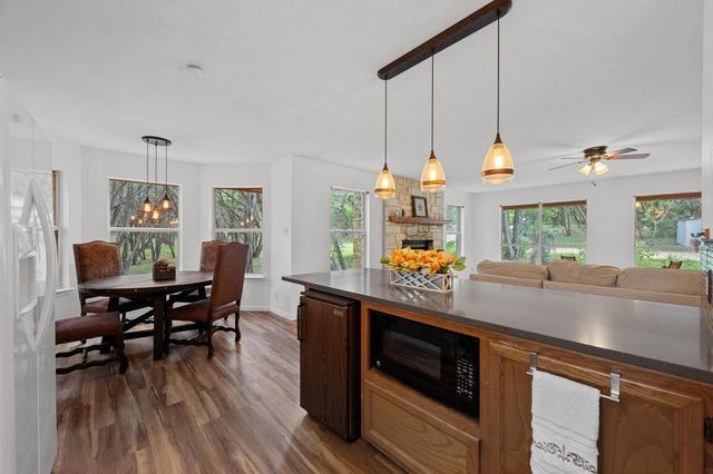 4207 Deer TRL, Spicewood, TX 78669