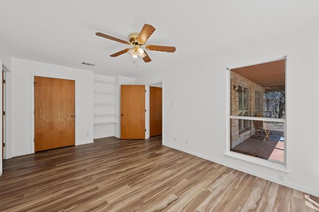 4207 Deer TRL, Spicewood, TX 78669
