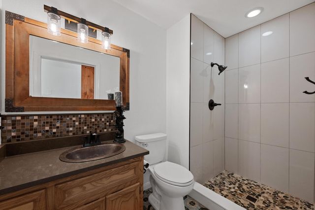 4207 Deer TRL, Spicewood, TX 78669