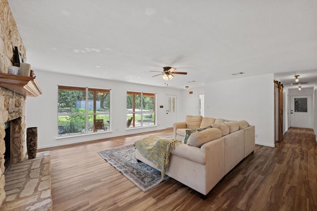 4207 Deer TRL, Spicewood, TX 78669
