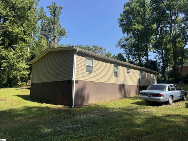 21 Hughes Road, Greenville, SC 29611