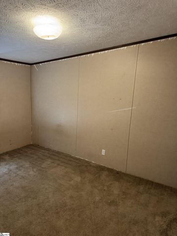 21 Hughes Road, Greenville, SC 29611
