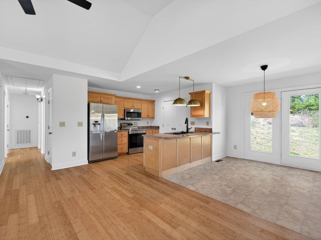 122 Larkin Springs Rd, Madison, TN 37115