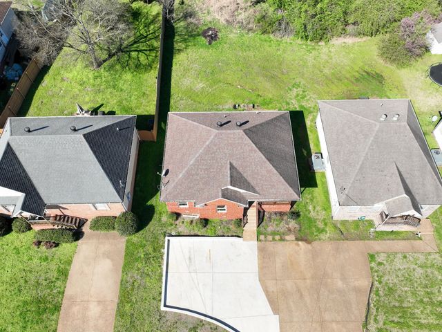 122 Larkin Springs Rd, Madison, TN 37115