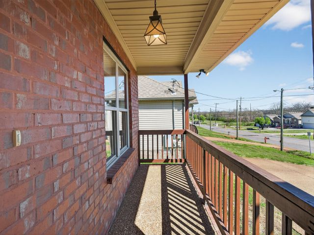 122 Larkin Springs Rd, Madison, TN 37115