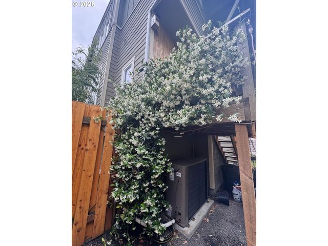 5527 Ne 13TH Ave, Portland, OR 97211