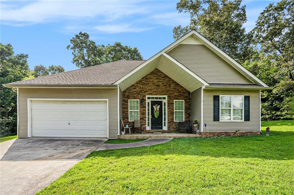 259 Hanover SE Circle, Calhoun, GA 30701