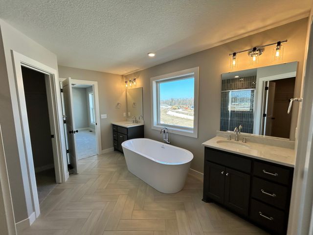 6610 108th Street S, Cottage Grove, MN 55016