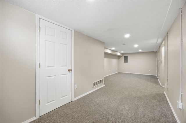 3711 37th Street, Des Moines, IA 50310