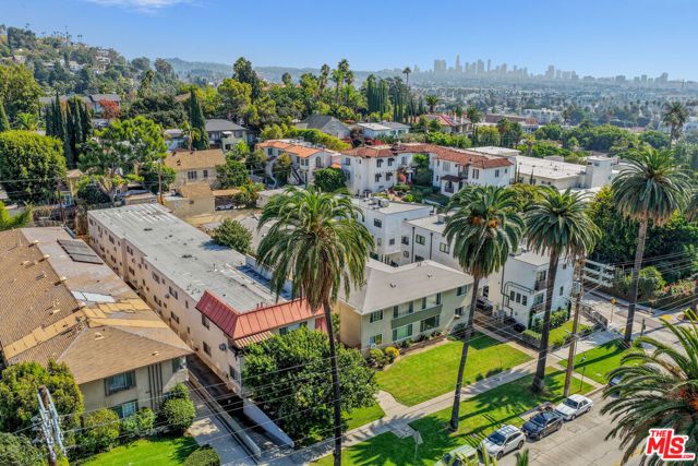2130 N Beachwood Drive, Los Angeles, CA 90068